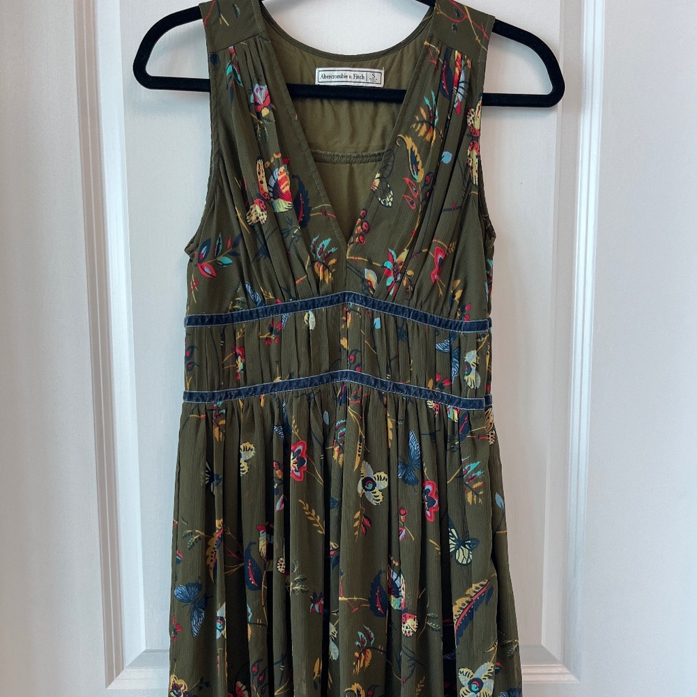 Abercrombie & Fitch Olive Green Floral Butterfly Dress – Size S